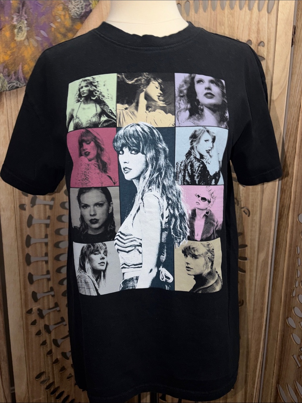 TAYLOR SWIFT / The Eras Tour / t-shirt / MEDIUM